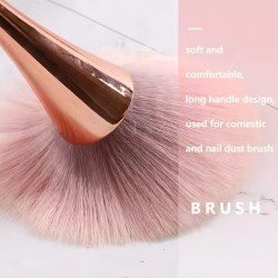 Brocha para limpieza de uñas en diferentes colores